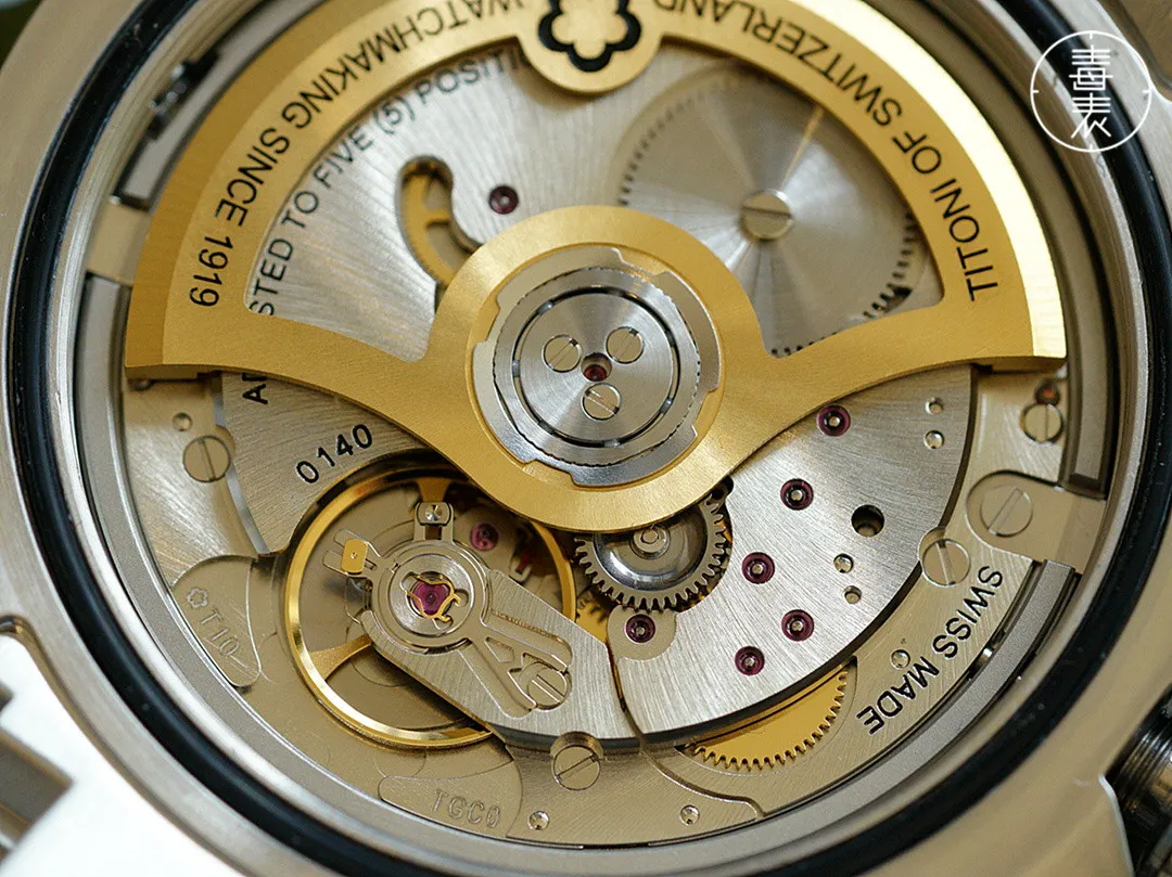 再来着重看看这枚梅花自产机芯,型号cal.t10,厚度只有4.